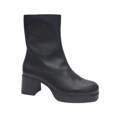 valeria's botin in bkack