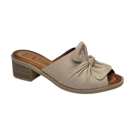eric nurnberg bow sandal in beige