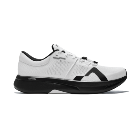 mount to coast r1 in white black